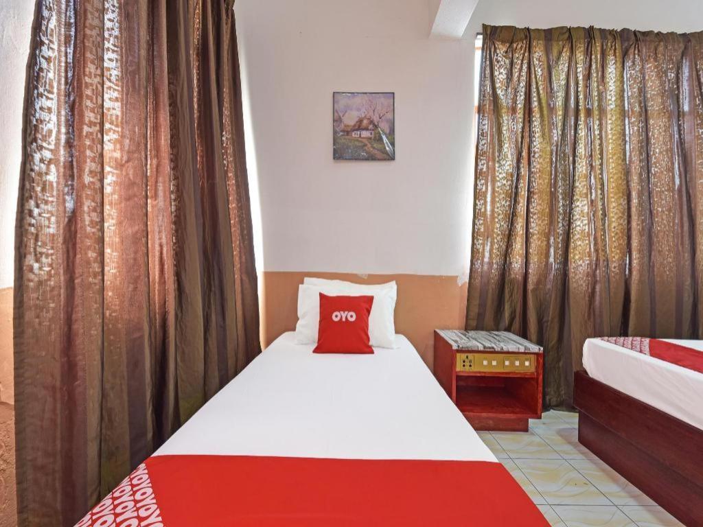 Super Oyo Capital O 90659 Raintown Timbers Hotel Taiping Ngoại thất bức ảnh